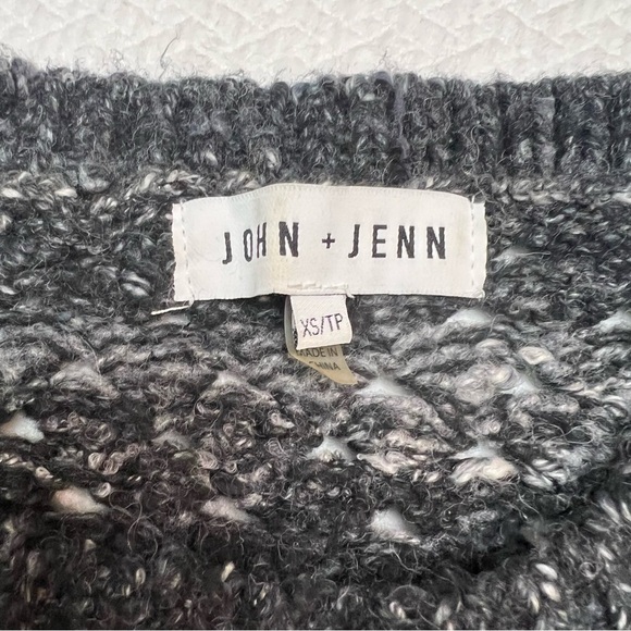 John & Jenn Dark Grey Basketweave Sweater Size XS - Picture 9 of 9